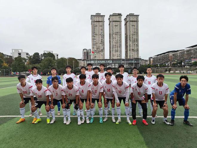 全市中学生足球比赛中获得佳绩龙8游戏国际登录营山中学在(图3)