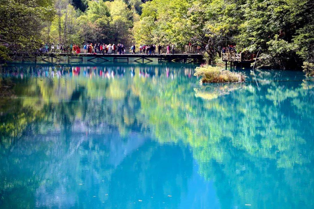 怀疑人生55万人寸步难行！端午节避避吧五一最堵景点TOP10出炉第1名挤到